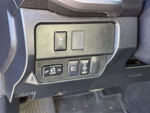 Used 2020 Toyota Tacoma TRD Sport image 19