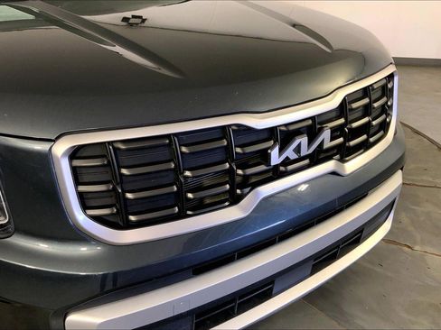 Certified 2024 Kia Telluride S w/ S Sunroof Package AWD/4WD image 29