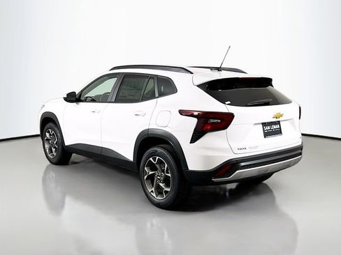 New 2026 Chevrolet Trax LT w/ Driver Confidence Package FWD image 5