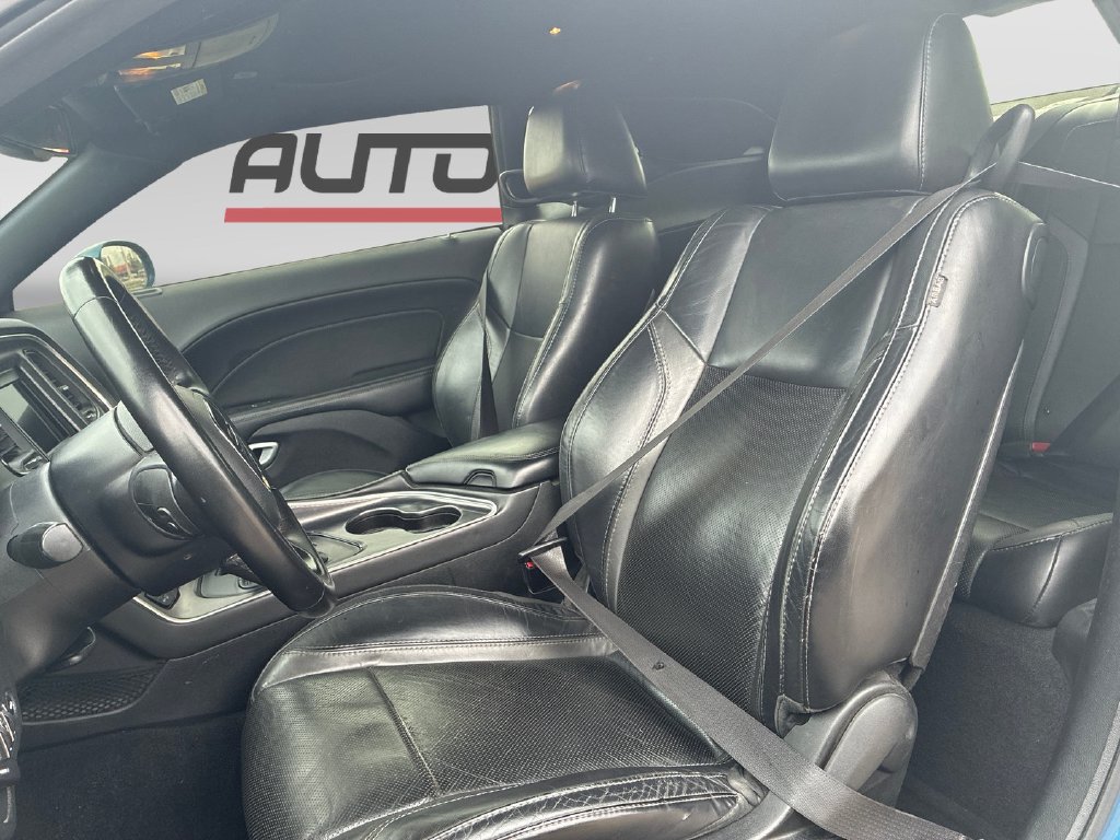 Used 2023 Dodge Challenger SXT RWD image 11