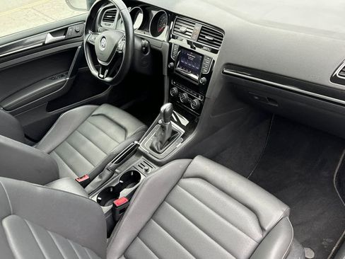 Used 2015 Volkswagen Golf 4-Door image 17