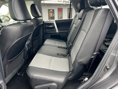 Used 2017 Toyota 4Runner SR5 Premium image 18