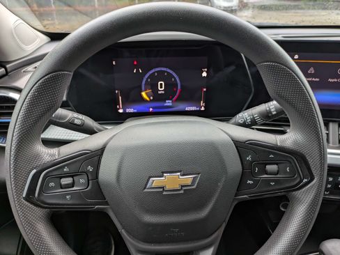 Used 2024 Chevrolet Trax LT FWD image 20