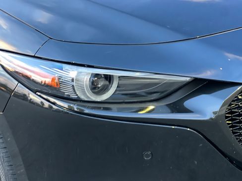 New 2025 MAZDA MAZDA3 Hatchback w/Premium Plus Pkg image 30