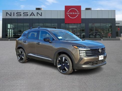 New 2026 Nissan Kicks SR w/ Cold Weather Package AWD/4WD image 1