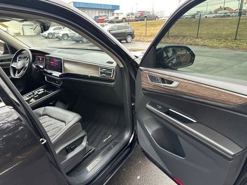 Used 2024 Volkswagen Atlas SEL Premium R-Line image 25