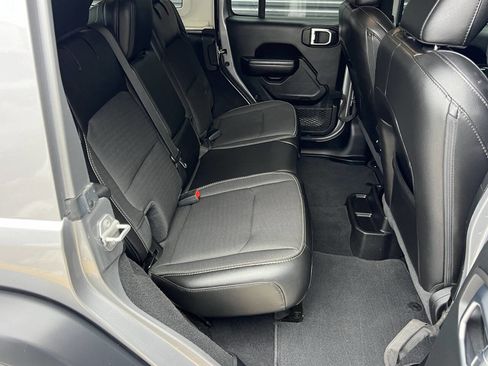 Used 2020 Jeep Wrangler Unlimited Sport image 19