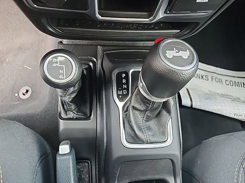 Used 2024 Jeep Wrangler Sport image 7