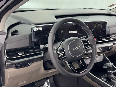 New 2026 Kia Carnival FWD image 34