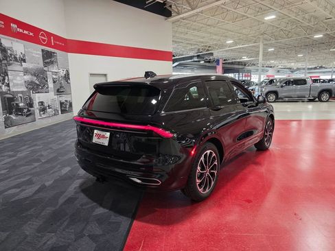 New 2026 Lincoln Nautilus Reserve image 4