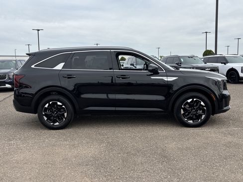 Certified 2024 Kia Sorento S AWD/4WD image 6