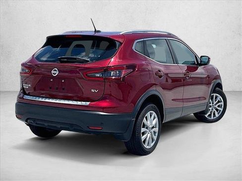 Used 2022 Nissan Rogue Sport SV FWD image 2