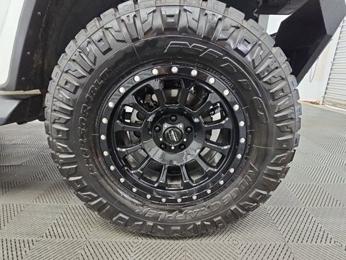 Used 2022 Jeep Wrangler Unlimited Sahara w/ Cold Weather Group AWD/4WD image 51