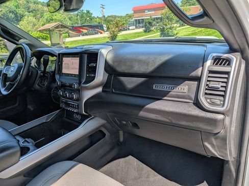 Used 2024 RAM 2500 Big Horn w/ Off Road Package AWD/4WD image 21