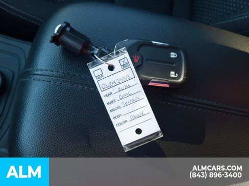 Used 2024 GMC Terrain SLE image 37