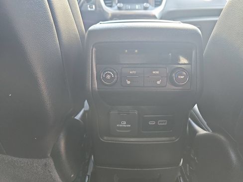 Used 2023 GMC Acadia SLT w/ Elevation Edition AWD/4WD image 21