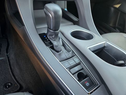 Used 2019 Toyota Avalon Limited FWD image 19