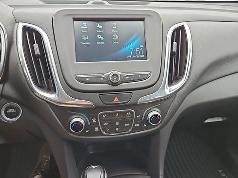 Used 2018 Chevrolet Equinox LT image 16