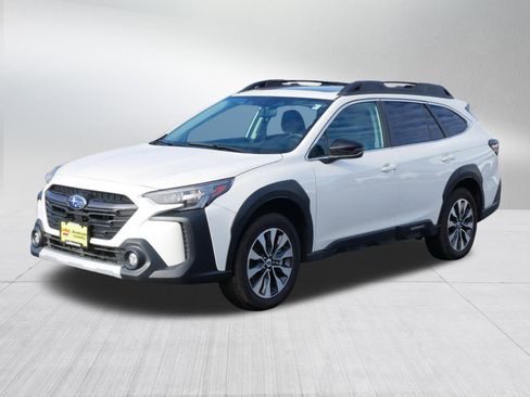 Used 2024 Subaru Outback Limited image 3