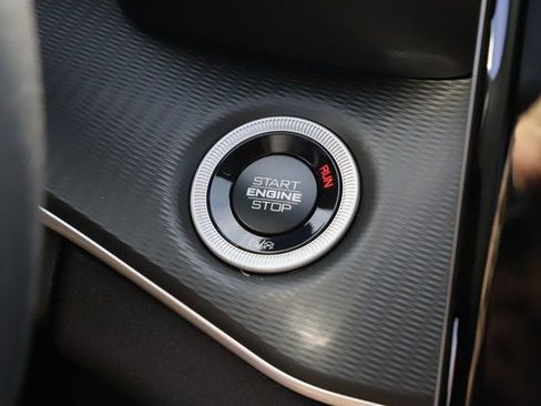 New 2025 Jeep Grand Cherokee Altitude AWD/4WD image 31