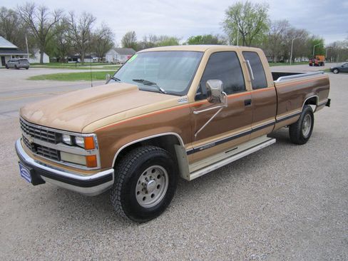 Used 1989 Chevrolet Silverado 3500 C3500 2dr Extended Cab LB image 3