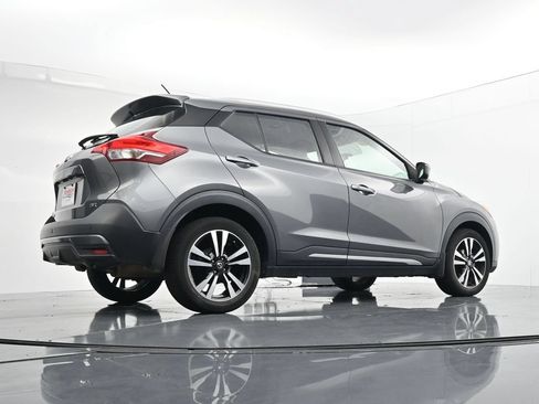 Used 2019 Nissan Kicks SR w/ SR Premium Package FWD image 37
