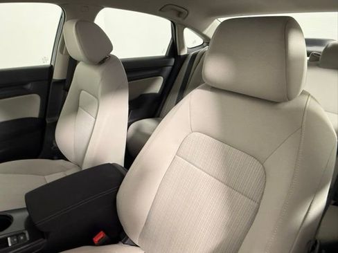 Used 2023 Honda Civic LX image 29