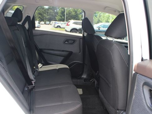Used 2023 Nissan Rogue S AWD/4WD image 13