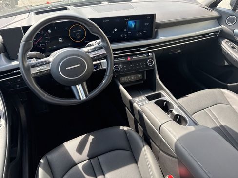 Certified 2025 Hyundai Sonata Limited FWD image 17