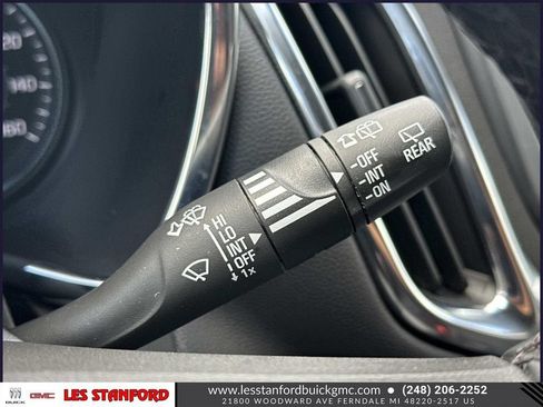 Used 2023 Chevrolet Equinox LT FWD image 25