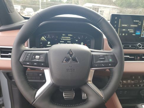 New 2026 Mitsubishi Outlander SEL image 11