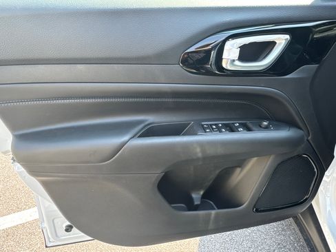 New 2026 Jeep Compass Latitude image 10