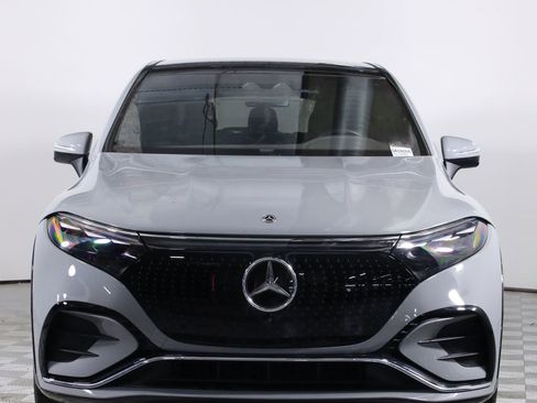 Used 2023 Mercedes-Benz EQS 580 4MATIC SUV image 2