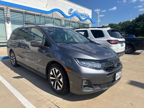 Certified 2025 Honda Odyssey EX-L image 2