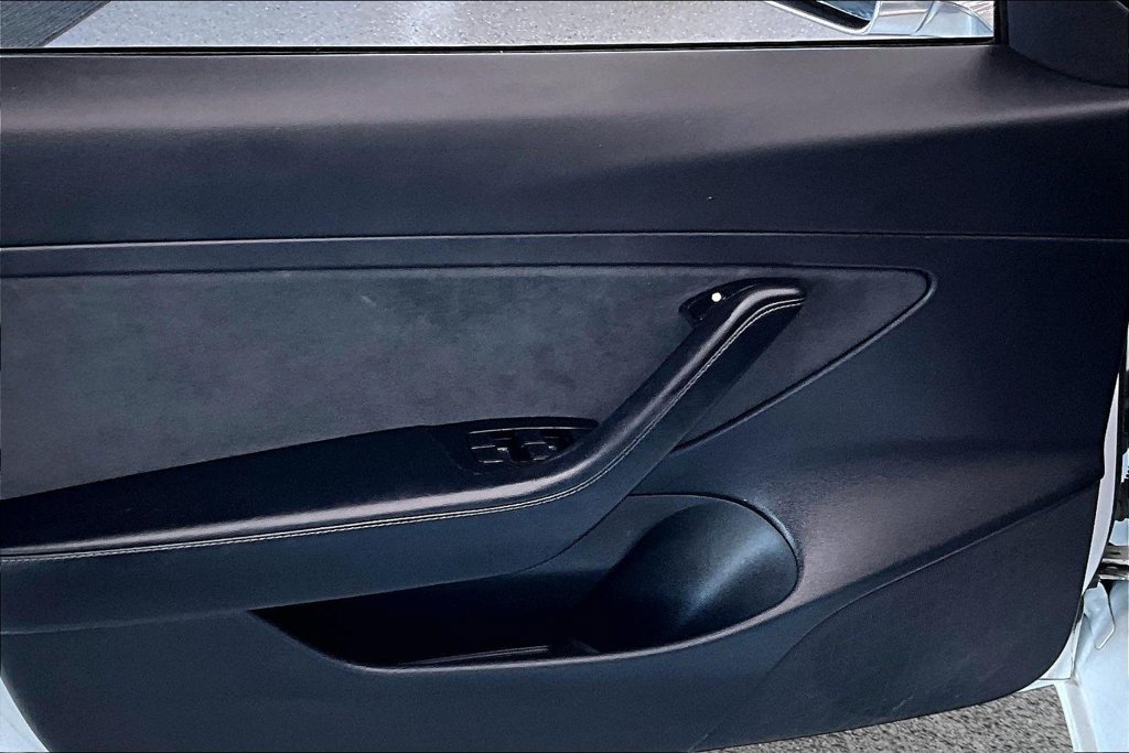 Used 2020 Tesla Model 3 Standard Range Plus RWD image 19