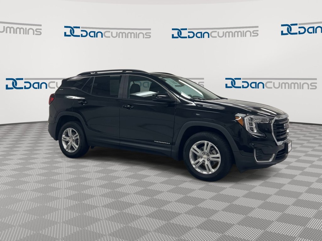 Used 2022 GMC Terrain SLE w/ Driver Convenience Package AWD/4WD image 2
