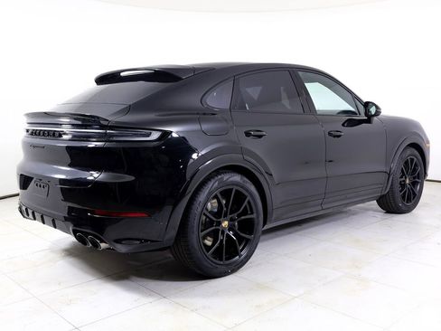 New 2026 Porsche Cayenne GTS image 33