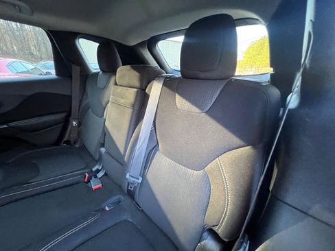 Used 2015 Jeep Cherokee Latitude w/ Cold Weather Group image 10