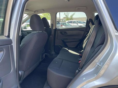 Used 2025 Nissan Rogue S FWD image 13