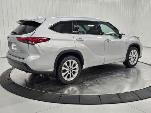 Used 2022 Toyota Highlander Limited AWD/4WD image 6