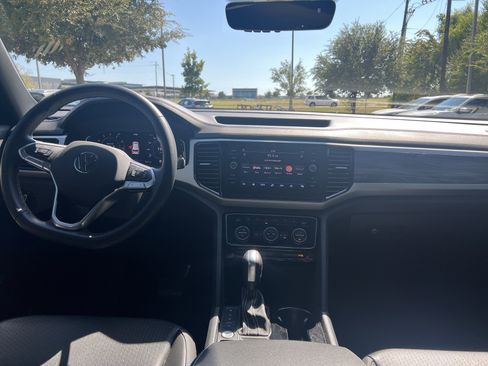 Used 2022 Volkswagen Atlas Cross Sport SE w/ Panoramic Sunroof Package image 27