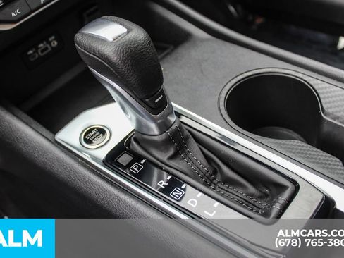 Used 2025 Nissan Altima 2.5 SV FWD image 33