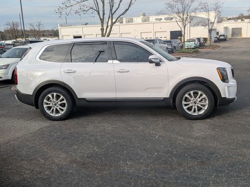 Used 2022 Kia Telluride LX image 10