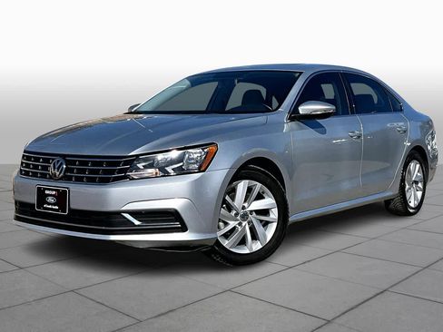 Used 2018 Volkswagen Passat 2.0T SE image 34