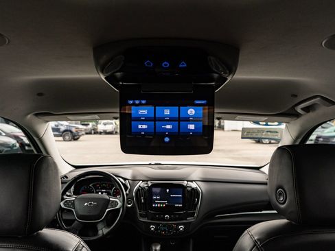Used 2021 Chevrolet Traverse RS FWD image 32