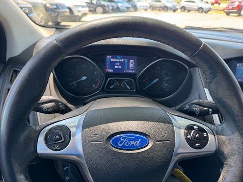 Used 2014 Ford Focus SE w/ Equipment Group 201A FWD image 24
