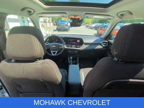 Used 2024 Chevrolet TrailBlazer LT w/ Convenience Package AWD/4WD image 21