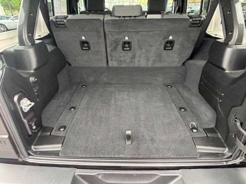 Used 2025 Jeep Wrangler Sahara image 10