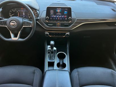 Used 2023 Nissan Altima 2.5 SV