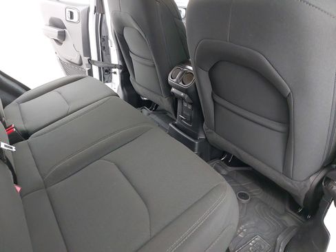 Used 2023 Jeep Wrangler Unlimited w/ Sun & Screen Package image 13